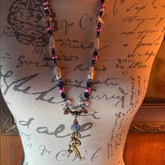 pearl & Pink glass Necklace& fairy pendant - Picture 4 of 4